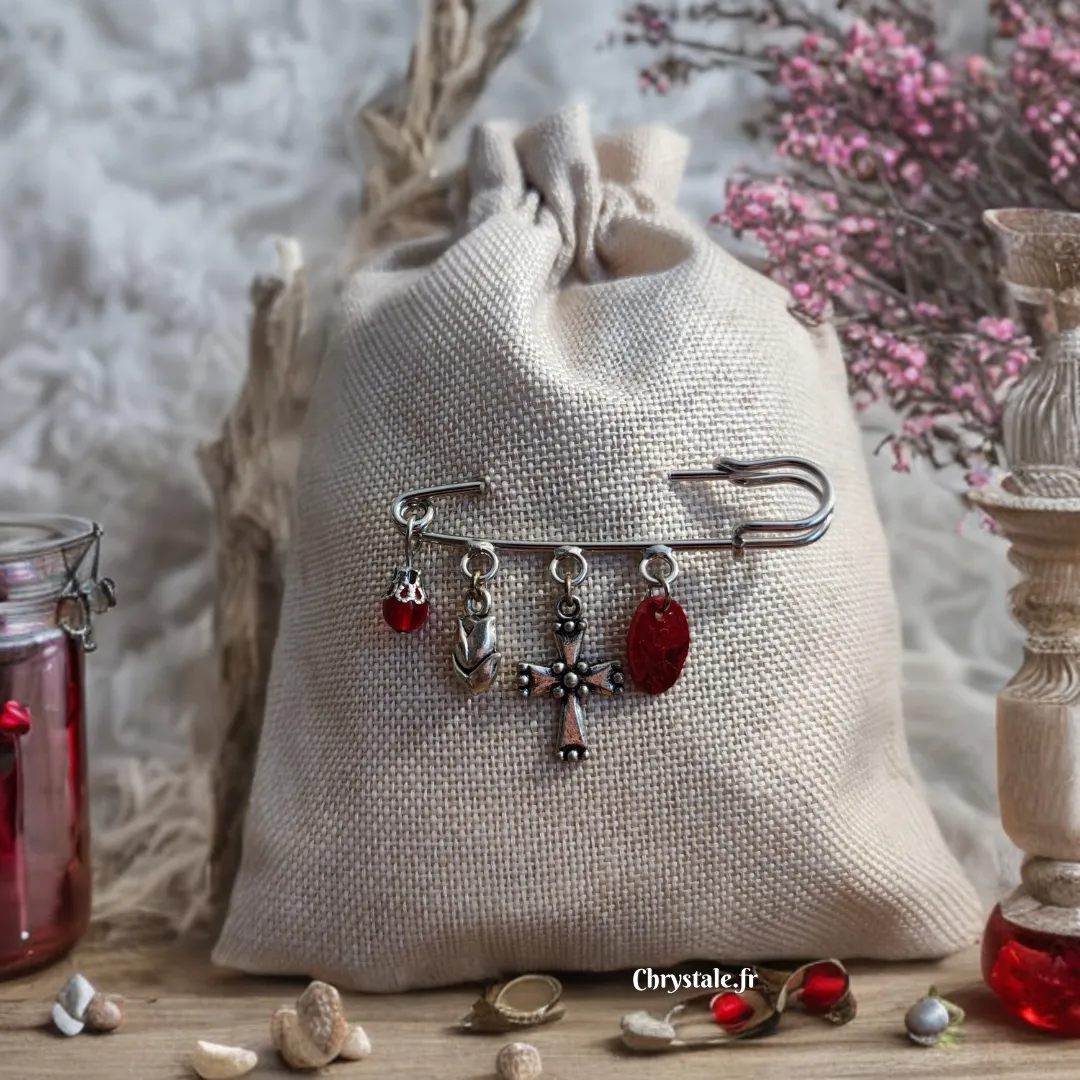 Broche "rouge majestueuse"